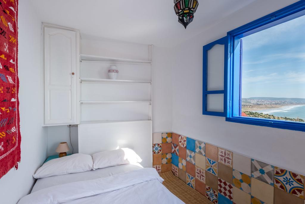 Sundesk Coworking And B&B Taghazout Eksteriør bilde
